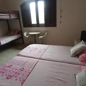 Cosy Bedroom Near Alloggio in famiglia